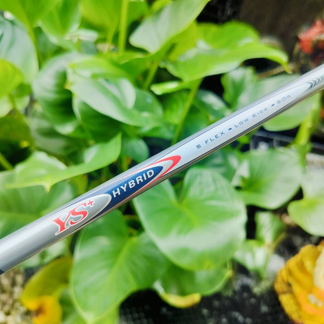 UT3 ADAMS IDEA TECH OS ก้าน GRAPHITE DESIGND YS+ FLEX S กระดองเป็นเคฟล่า น้ำหนักเบามาก ทำให้จุด CG ต่ำ ตีลูกลอยง่าย ก้านก็พรีเมี่ยม ADAMS ของดีมากๆ ไม้กอล์ฟพรีเมี่ยมมือสอง ของแท้ By NakaraLuxurious