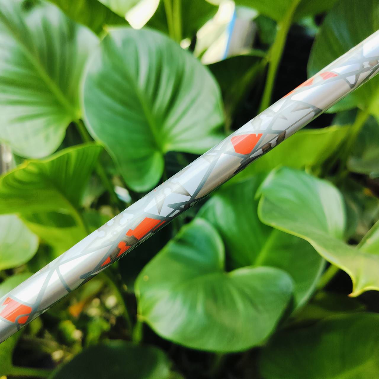 Driver Taylormade M6 องศา 10.5 ก้าน FUBUKI TM5 FLEX SR . เทคโนโลยีการออกแบบหน้าไม้ที่ช่วยชดเชยความผิดพลาด แก้ไขลูกฮุกจากการที่ตีโดนขอบบนใกล้ปลายไม้ โดยเพิ่มองศาขึ้นและหน้าไม้เปิดตรงบริเวณดังกล่าวทำให้ลูกพุ่งตรงขึ้นกว่าเดิม ไม้กอล์ฟพรีเมี่ยมมือสอง ของแท้ B