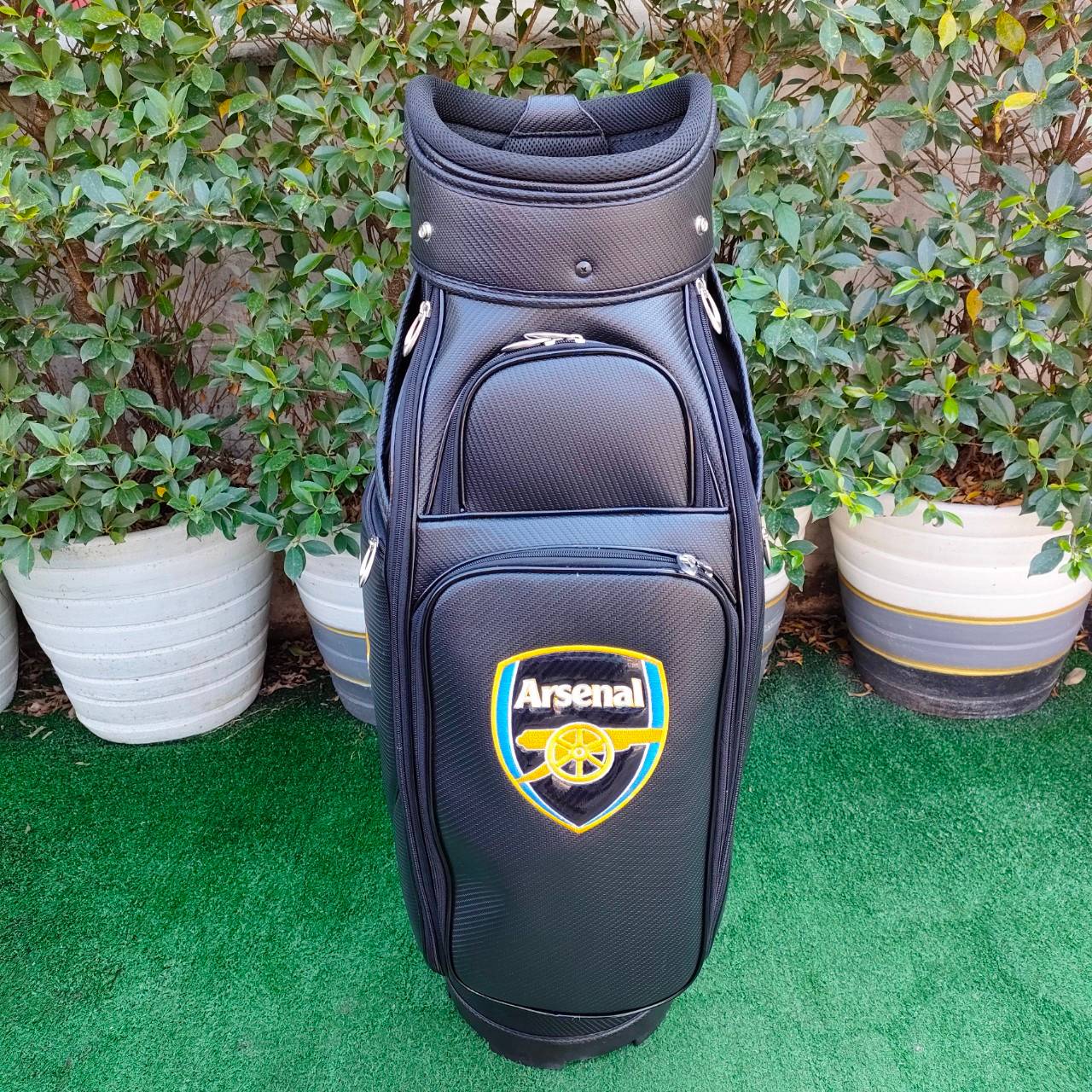 ถุงกอล์ฟ ARSENAL มือหนึ่ง ถุง TOUR ใบใหญ่ วัสดุดีมาก ใหม่ไม่เคยใช้งานครับ