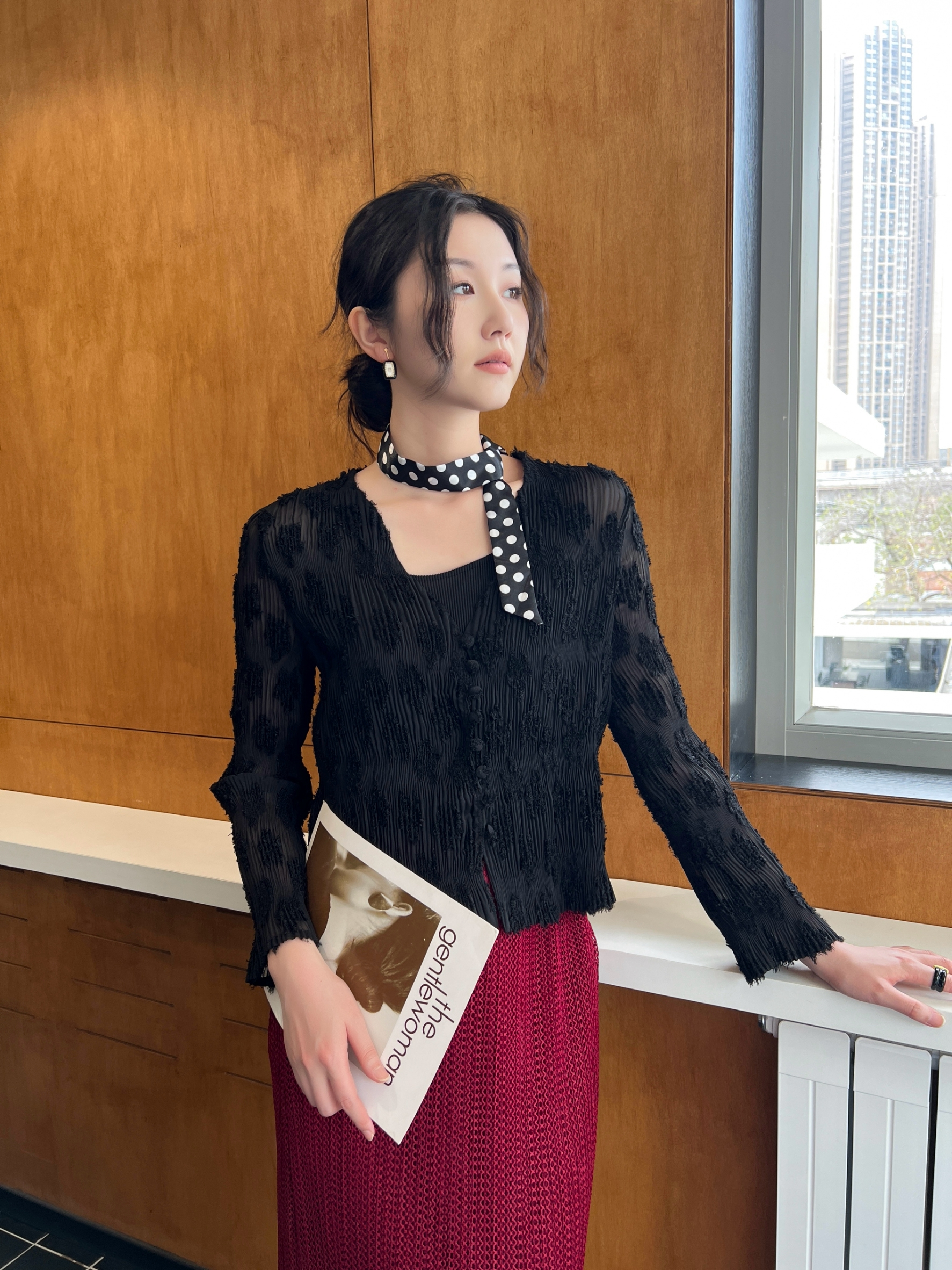 ปรับราคาลง20%!! 2MUAY รุ่น GJO2025 เสื้ออัดพลีทคุณภาพ V NECK BUTTON FRONT CRINKLE PLEATED TOP 6 สี FREE SIZE