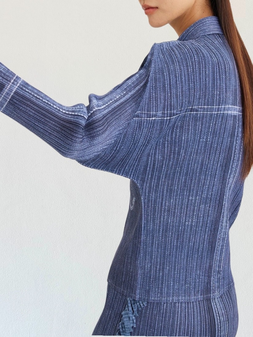 ปรับราคาลง20%!! 2MUAY รุ่น GJO3068-9 เสื้อพลีทคุณภาพ SHIRT DENIM PRINT PLEATED TOP 4 สี FREE SIZE