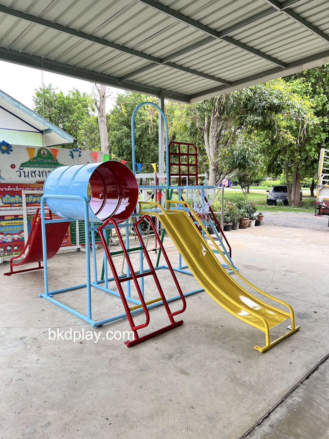 เครื่องเล่นสนามชุดรวมD ประกอบด้วยสไลเดอร์ปีนป่ายแป้นบาสและถังลอด, เครื่องเล่นสนามกลางแจ้ง , เครื่องเล่นสนามเหล็ก, ของเล่น, OutdoorPlayground,สนามเด็กเล่น,เครื่องเล่นงบสพฐ.ประชารัฐ ราคาโรงงาน