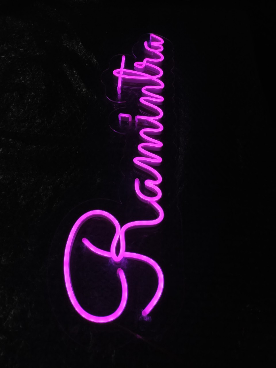 ไฟนีออน เฟค