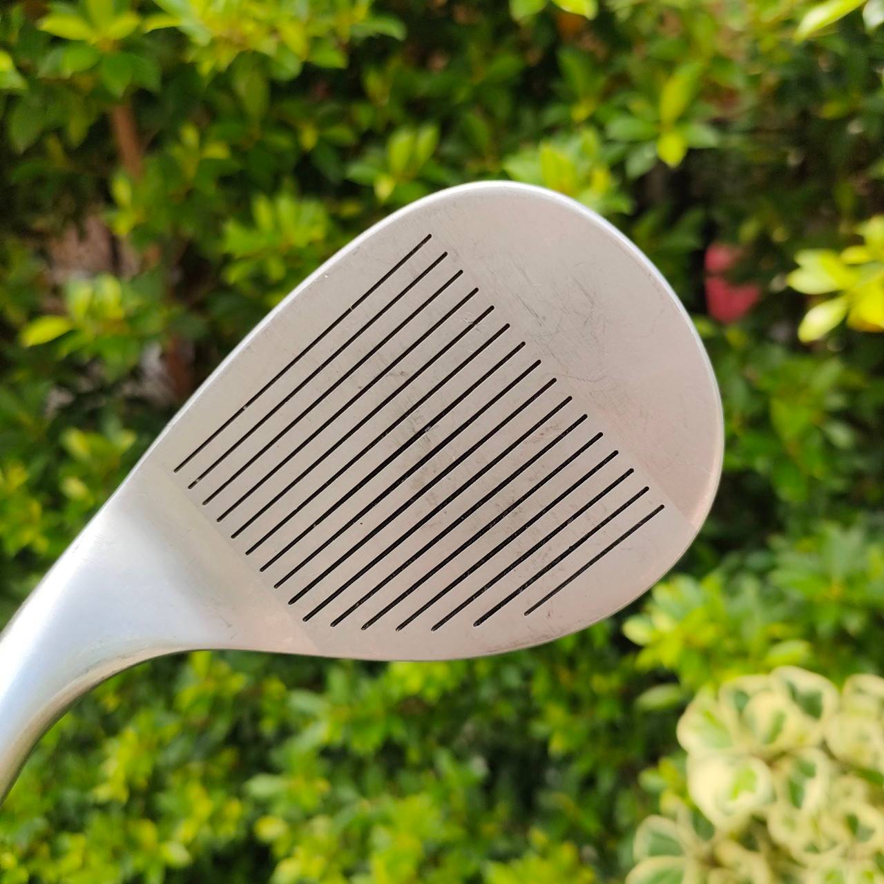 WEDGE XE1 WEDGE THE ULTIMATE SANDWEDGE องศา 65 เบาท์ 7 ก้าน XE1 WEDGE ระเบิดทรายขึ้นแน่นอน แม่น ทะลุทะลวง ชิพง่าย ออแบบพิเศษ!! ไม้กอล์ฟมือสอง ของแท้ BY NakaraLuxurious