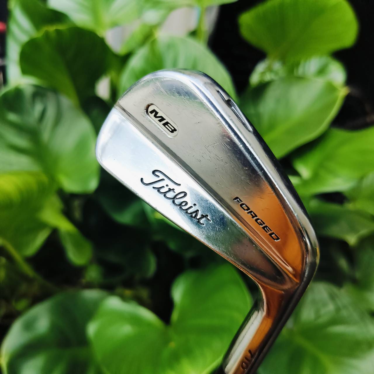 เหล็ก 4 Titleist FORGED MB 710 เหล็ก FORGED สุดมันส์จาก Titleist ให้ฟีลลิ่งที่เหนือชั้น นุ่มนวล แม่นยำ ให้สปินได้ดีมาก และควบคุมลูกได้ดังใจ ไม้กอล์ฟพรีเมี่ยมมือสอง ของแท้ By NakaraLuxurious
