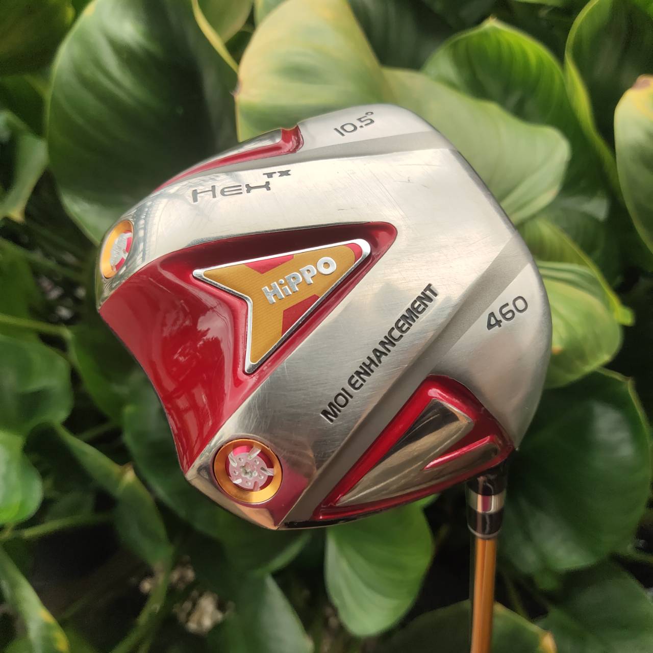 Driver HIPPO HEX TX หัวสี่เหลี่ยม ออกแบบหัวไม้ที่มีรูปทรงเรขาคณิตเฉพาะ ช่วยให้มีค่า MOI (Moment of Inertia) สูงถึงกว่า 5000 ไม้กอล์ฟพรีเมี่ยมมือสอง