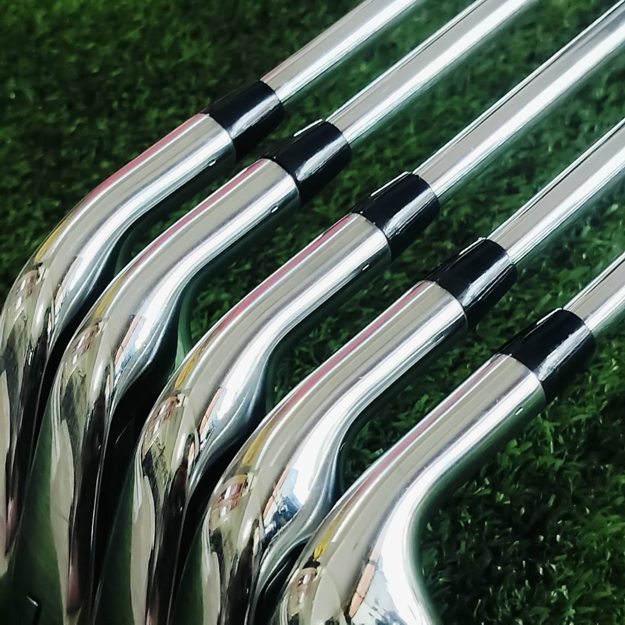 ชุดเหล็ก TITLEIST T300 (2022) ตีไกล ตีง่าย ชุดแบบ COMBO พัฒนาเกมการเล่นได้มากเป็นพิเศษ บเคลื่อนด้วยพลังจากเทคโนโลยี Max Impact ก้อนโพลีเมอร์ที่ถูกซ่อนอยู่ภายใน ไม้กอล์ฟพรีเมี่ยมมือสอง ของแท้ By NakaraLuxurious