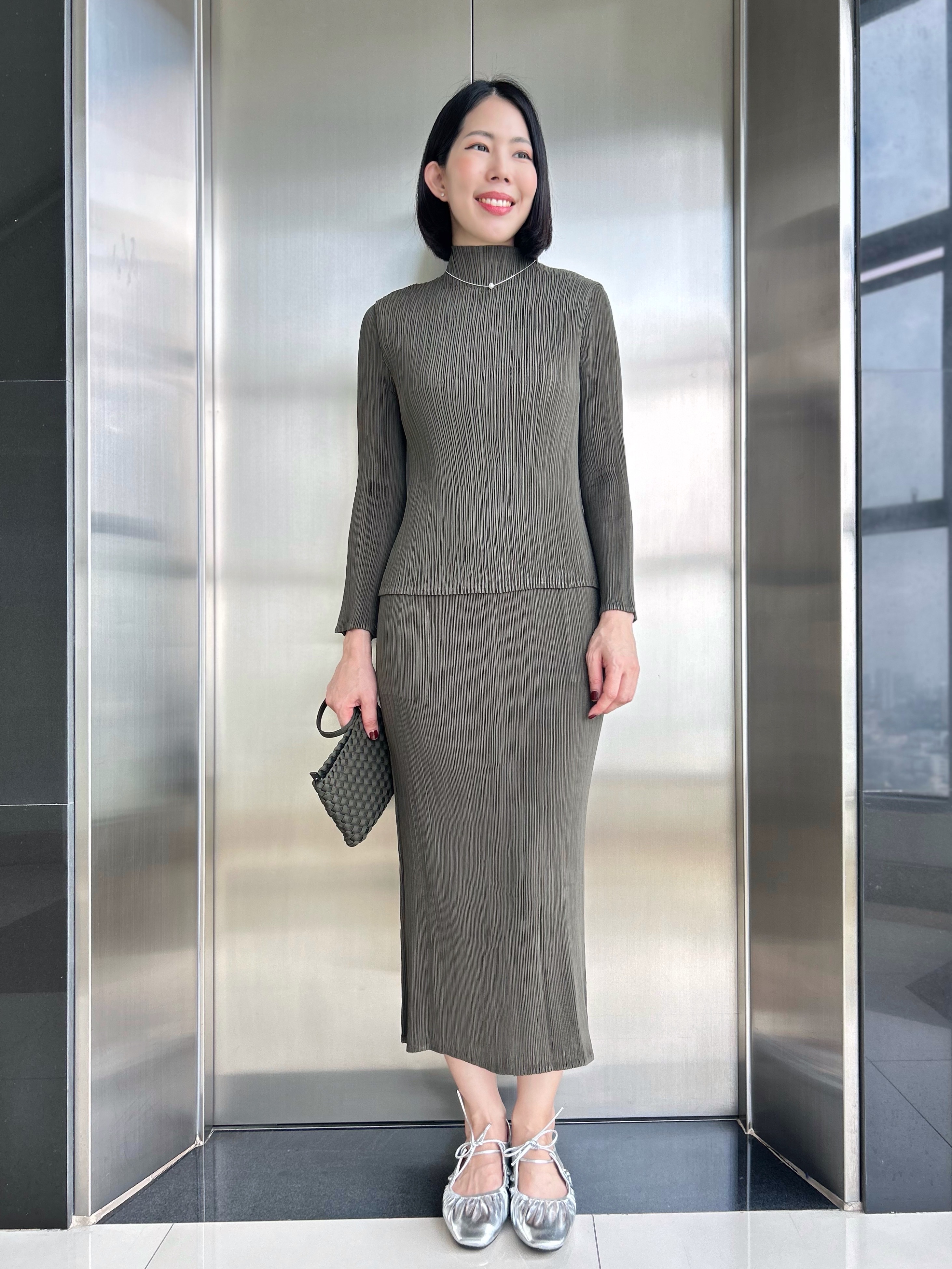 ปรับราคาลง20%!! 2MUAY รุ่น GJO11032/ GJO11044 เซ็ตพลีทผ้าแมตต์ HIGHNECK LONGSLEEVE TOP WITH PENCIL SKIRT PLEATED SET 10 สี FREE SIZE