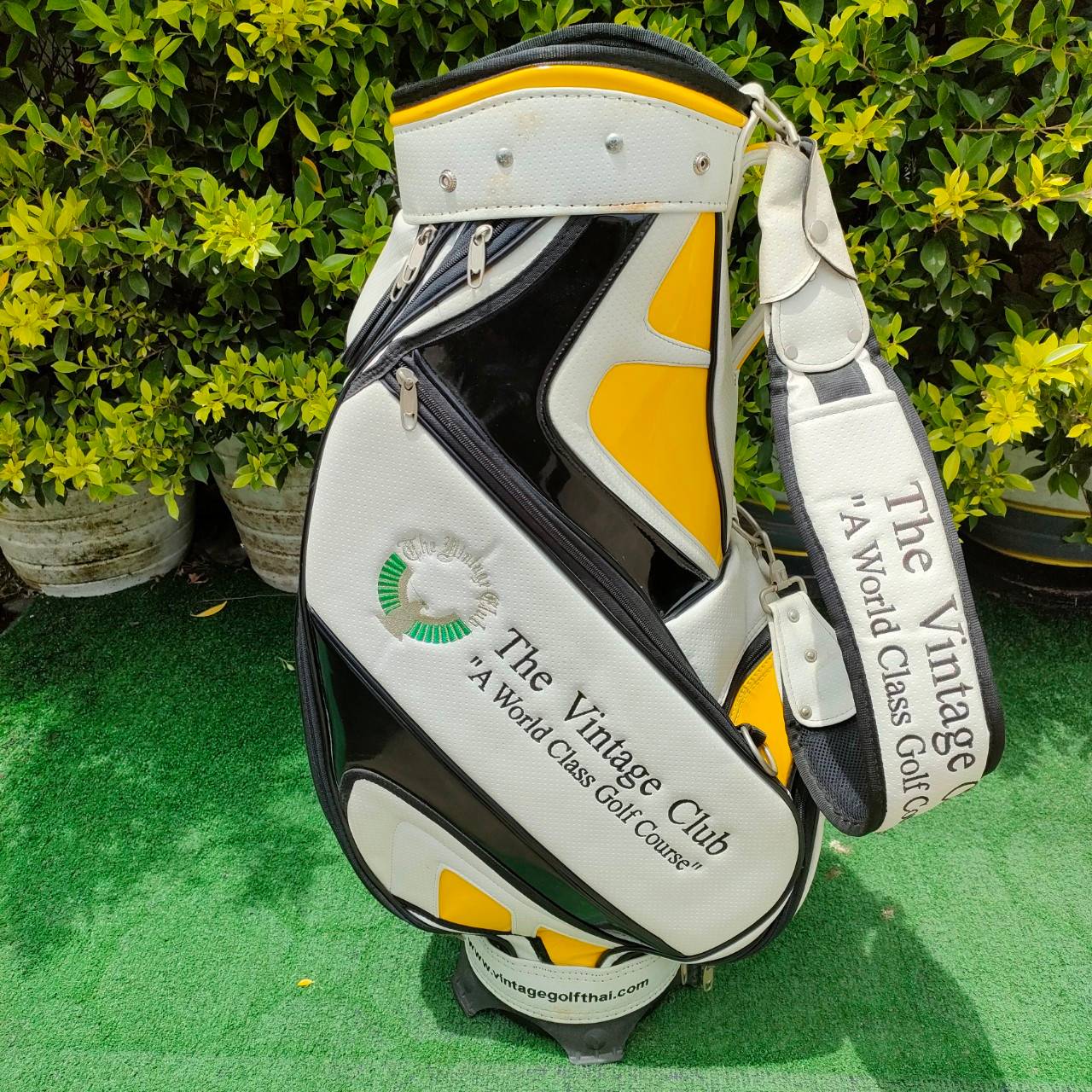ถุงกอล์ฟ THE VINTAGE CLUB มือสอง ถุง TOUR ใบใหญ่ วัสดุหนังอย่างดี ช่องเก็บของเยอะ มือสอง ของแท้ BY NakaraLuxurious