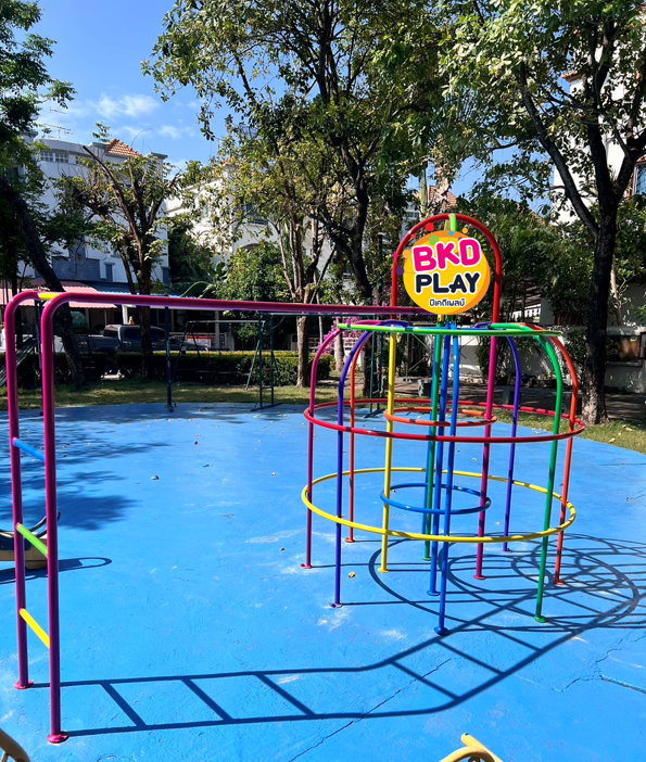 เครื่องเล่นสนาม กลางแจ้ง เหล็ก ชุดโดมกลม มีบาร์โหนบาร์ไต่ 2 ชั้น Outdoor Playground, ราคาโรงงาน