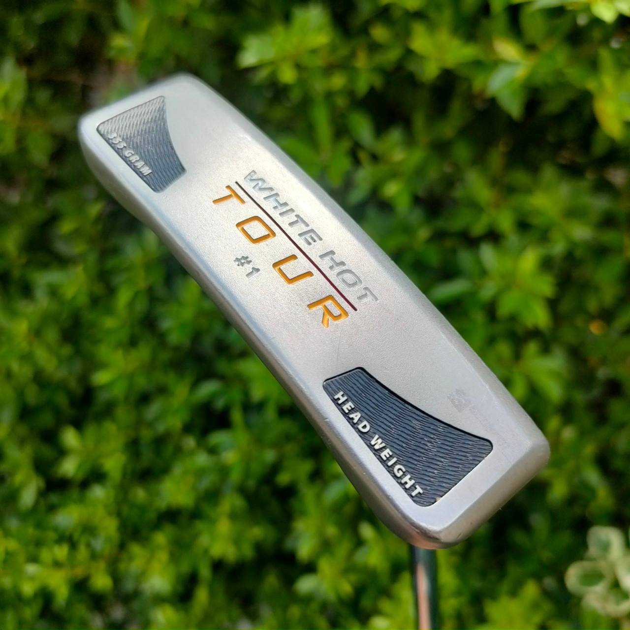 PUTTER ODYSSEY TOUR WHITE HOT #1 ความยาว 34 นิ้ว ** กริฟเสื่อมสภาพ ** รุ่นนี้ดีแบบมากๆ ทรงสแตนดาร์ด และเสริมบล๊านซ์มากๆ บน ล่าง ไม้กอล์ฟมือสอง ของแท้ BY NakaraLuxurious