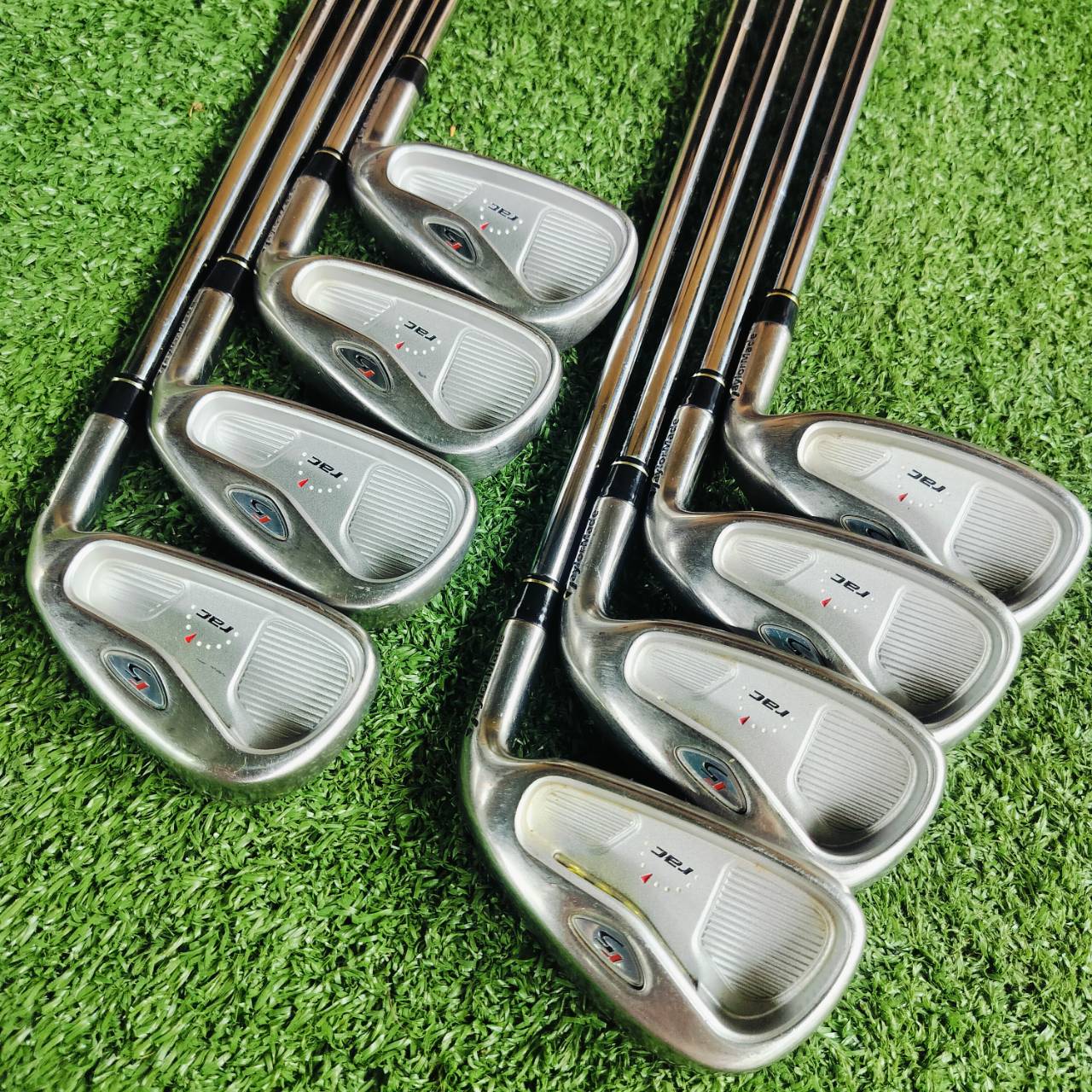 ชุดเหล็ก Taylormade RAC R5 รุ่นนี้ตีง่ายอย่างมาก ตีไกลกว่าปกติมาก นุ่ม แน่น แม่นยำ ก้านเหล็กเบาของ Taylormade FLEX R ไม้กอล์ฟพรีเมี่ยมมือสอง ของแท้ By NakaraLuxurious