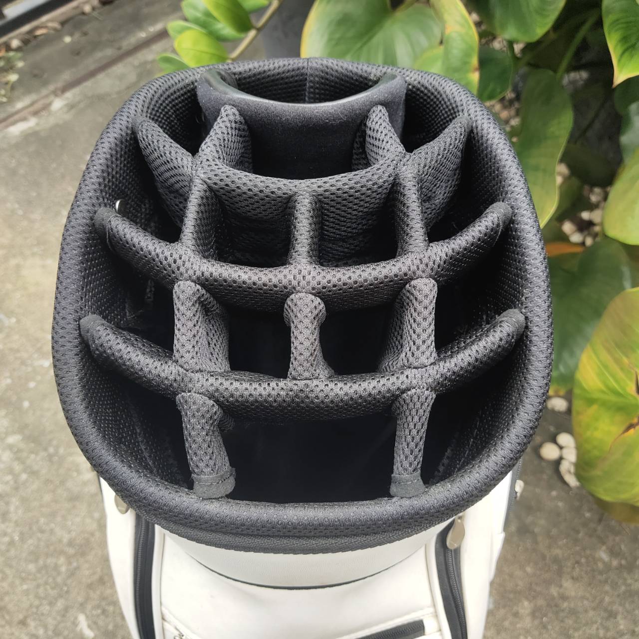 ถุงกอล์ฟ Callaway มือสอง – แบบ 14 ช่องแยกไม้ ฟังก์ชันครบ ตอบโจทย์นักกอล์ฟที่ชอบความเป็นระเบียบ!