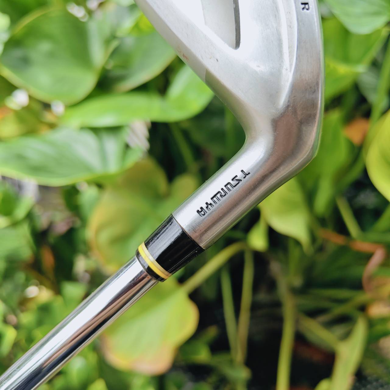 ชุดเหล็ก TSURUYA ONESIDER SE ตีง่ายและไกล เนื่องจากมีดีไซน์ ใบใหญ่ หน้าเด้ง และองศาโกง