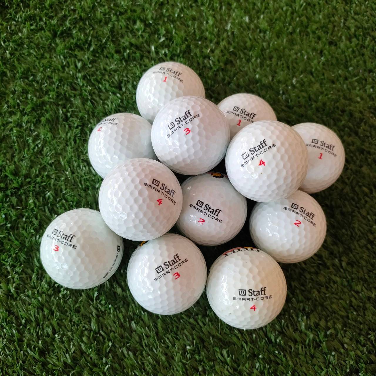 ลูกกอล์ฟ WILSON STAFF ลูกใหม่ ตีไกล สปินดี ราคาดี ขายเป็นโหล *** 12 ลูก *** ลูกมือหนึ่งพร้อมกล่อง