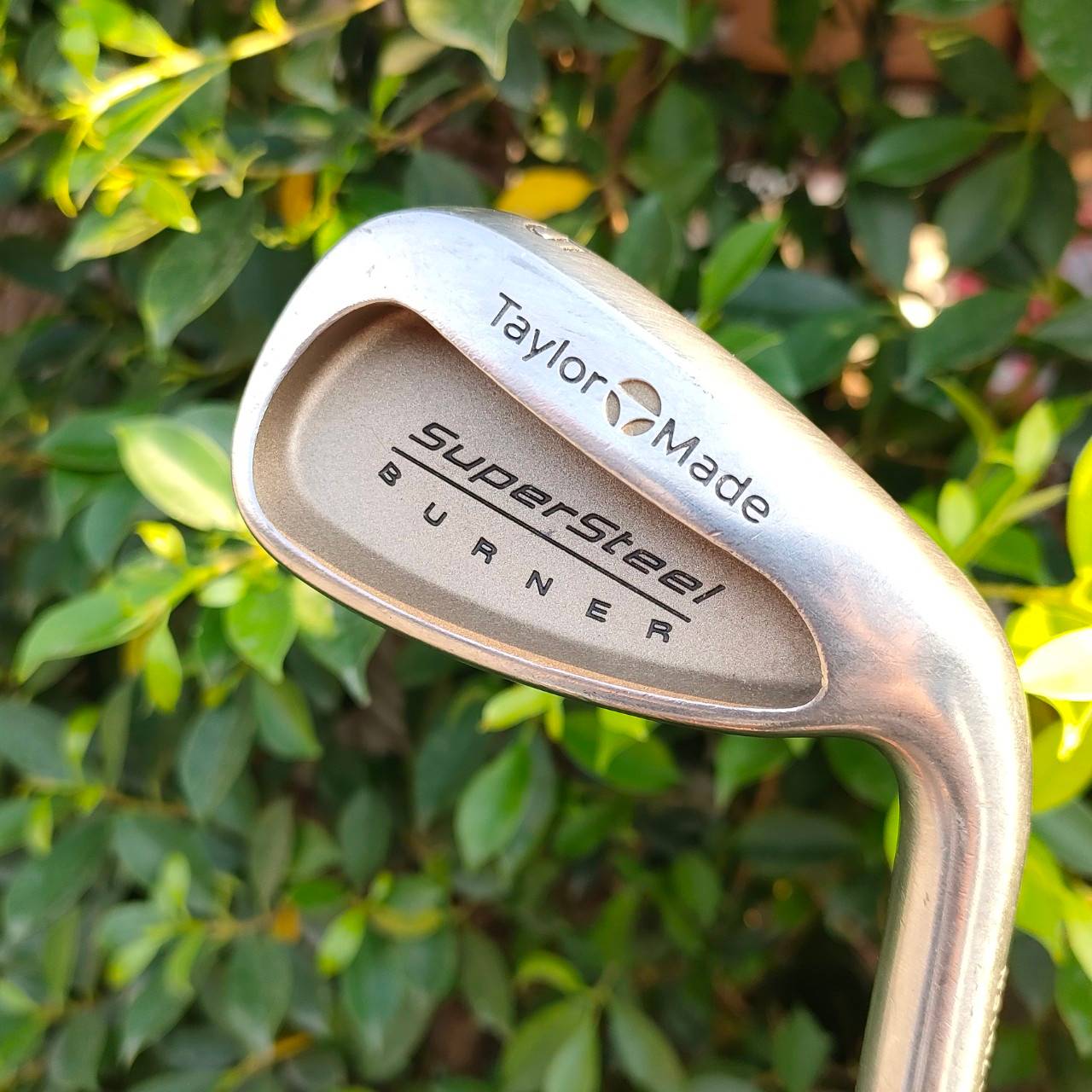 ** ไม้กอล์ฟสำหรับผู้หญิง ** ชุดเหล็ก TAYLORMADE SUPER STEEL BURNER มีเหล็ก 5-9 เเละ PW SW ก้าน TAYLORMADE FLEX L เป็นชุดเหล็กที่ตีง่าย พิเศษมาก ผลิตได้ดีแบบสุดๆ วัสดุทันสมัย ตีดีมากๆครับ ตีง่าย ได้ระยะ