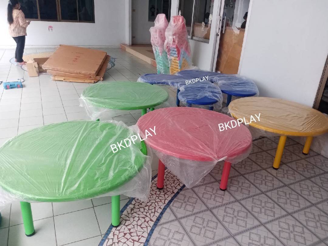 โต๊ะทรงถั่ว โต๊ะเสี้ยวเสี้ยว โต๊ะเรียนพลาสติก เด็กอนุบาล ขาเหล็ก ราคาโรงงาน พร้อมส่ง คิดค่าส่งตามจริงKF-0051