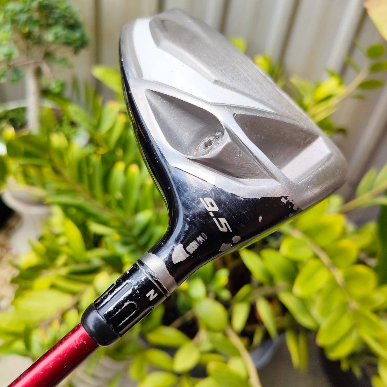 DRIVER TAYLORMADE R9 องศา 9.5 ก้าน FUJIKURA MOTORE FLEX R เจ้าของเดิมขัดสีออกเป็นแบบเปลือย ตีดีมากๆ ตีง่ายมาก หัวใหญ่ และไกลมาก ไม้กอล์ฟพรีเมี่ยมมือสอง ของแท้ By NakaraLuxurious
