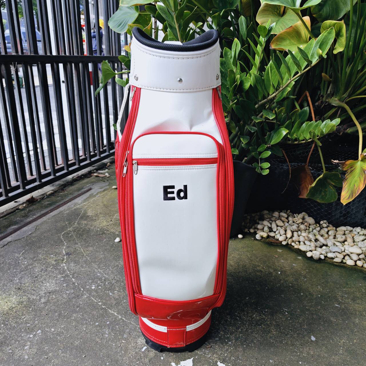 ถุงกอล์ฟ AC หนังแก้ว วัสดุดีมาก สีสวย สภาพดีมาก