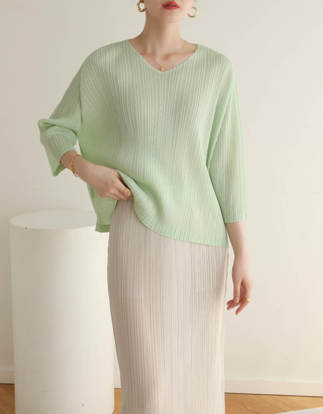 ปรับราคาลง20%!! 2MUAY BASIC รุ่น GJO2269 เสื้อผู้หญิง เสื้อพลีทคุณภาพ 10สี FREE SIZE V NECK LOOSE PLEATED TOP