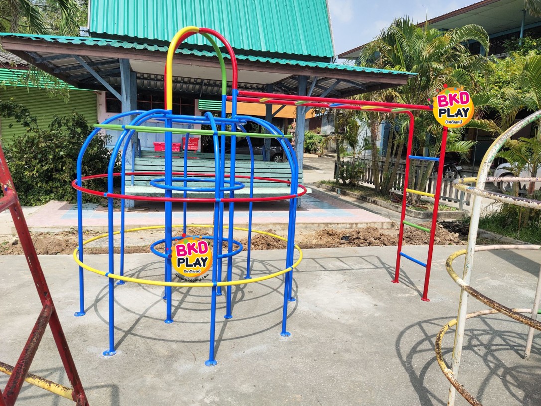 เครื่องเล่นสนาม กลางแจ้ง เหล็ก ชุดโดมกลม มีบาร์โหนบาร์ไต่ 2 ชั้น Outdoor Playground, ราคาโรงงาน