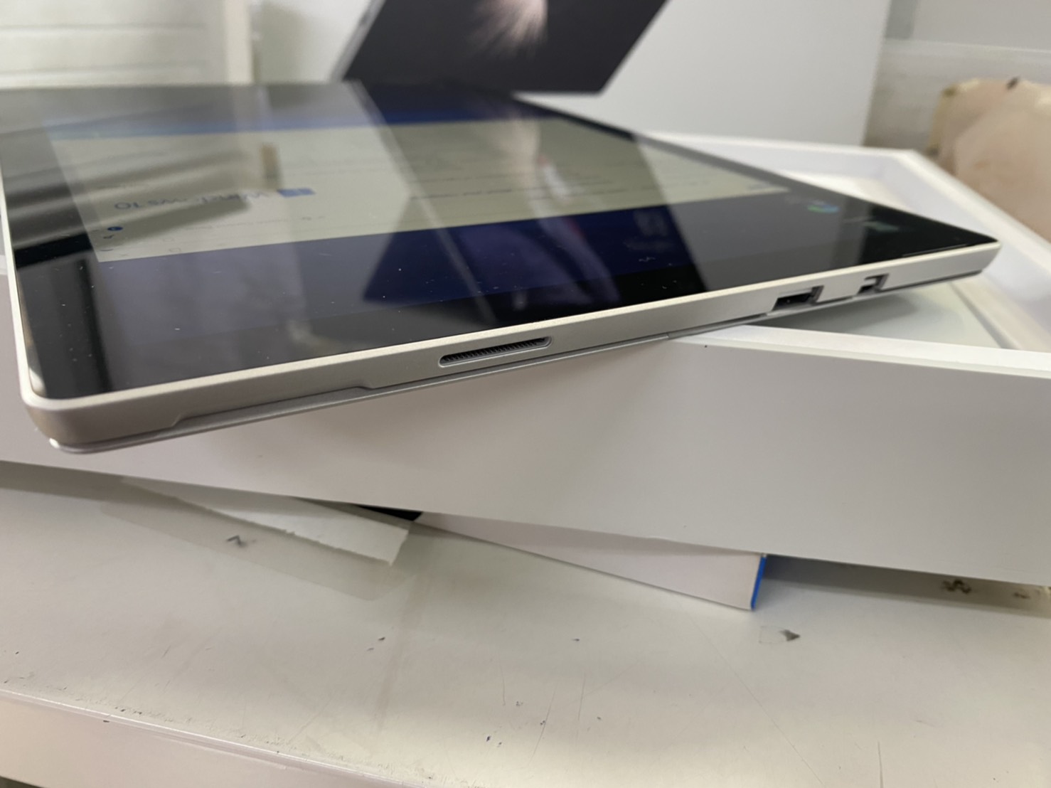 Microsoft Surface Pro1796