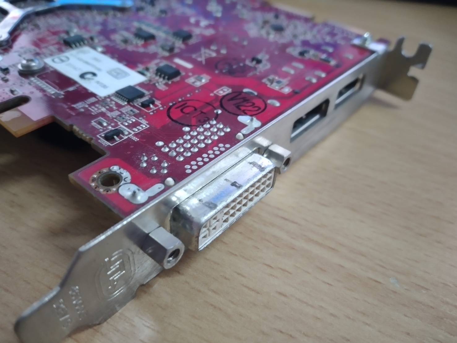 AMD ATI FirePro V3750 graphics card - FirePRO V3750 - 256 MB