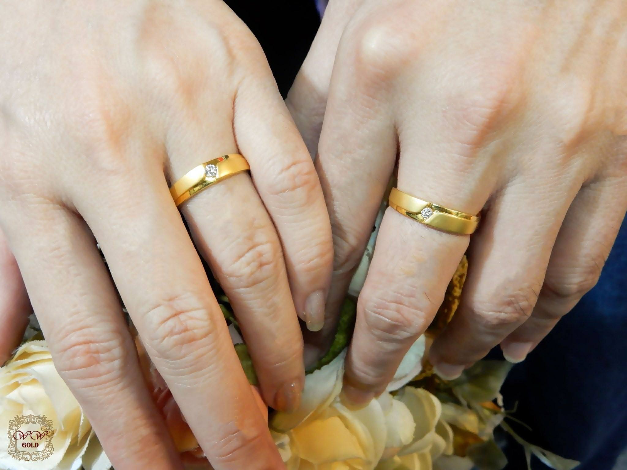 แหวนคู่เรียบหรู (เพชรแท้)