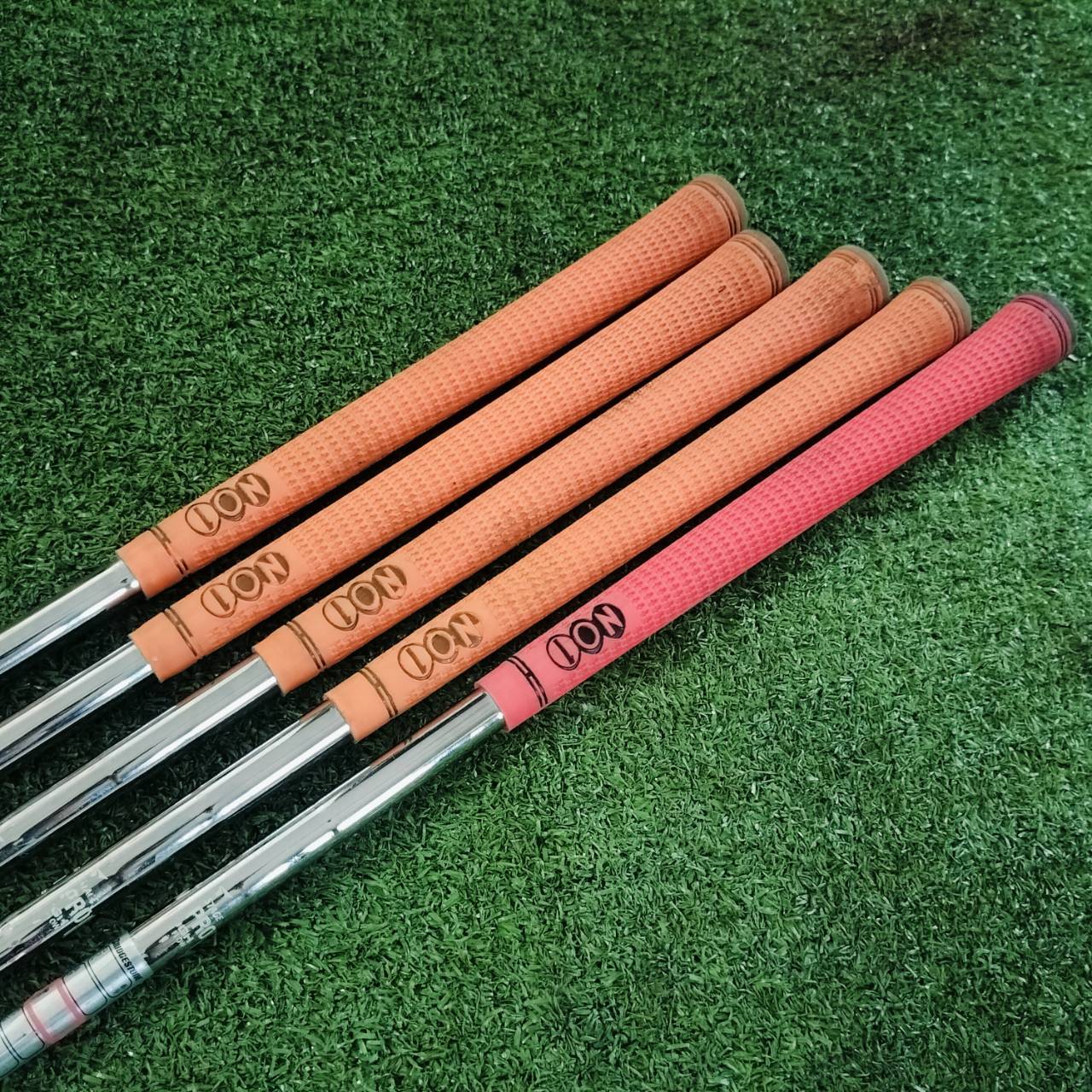 ** ขาดเหล็ก 8 ** IRON SET TITLEIST AP2 712 FORGED ก้าน NS PRO 950 FLEX R มีเหล็ก 5 6 7 9 PW (ลดพิเศษสุดๆ) ไม้กอล์ฟพรีเมี่ยมมือสอง ของแท้ By NakaraLuxurious