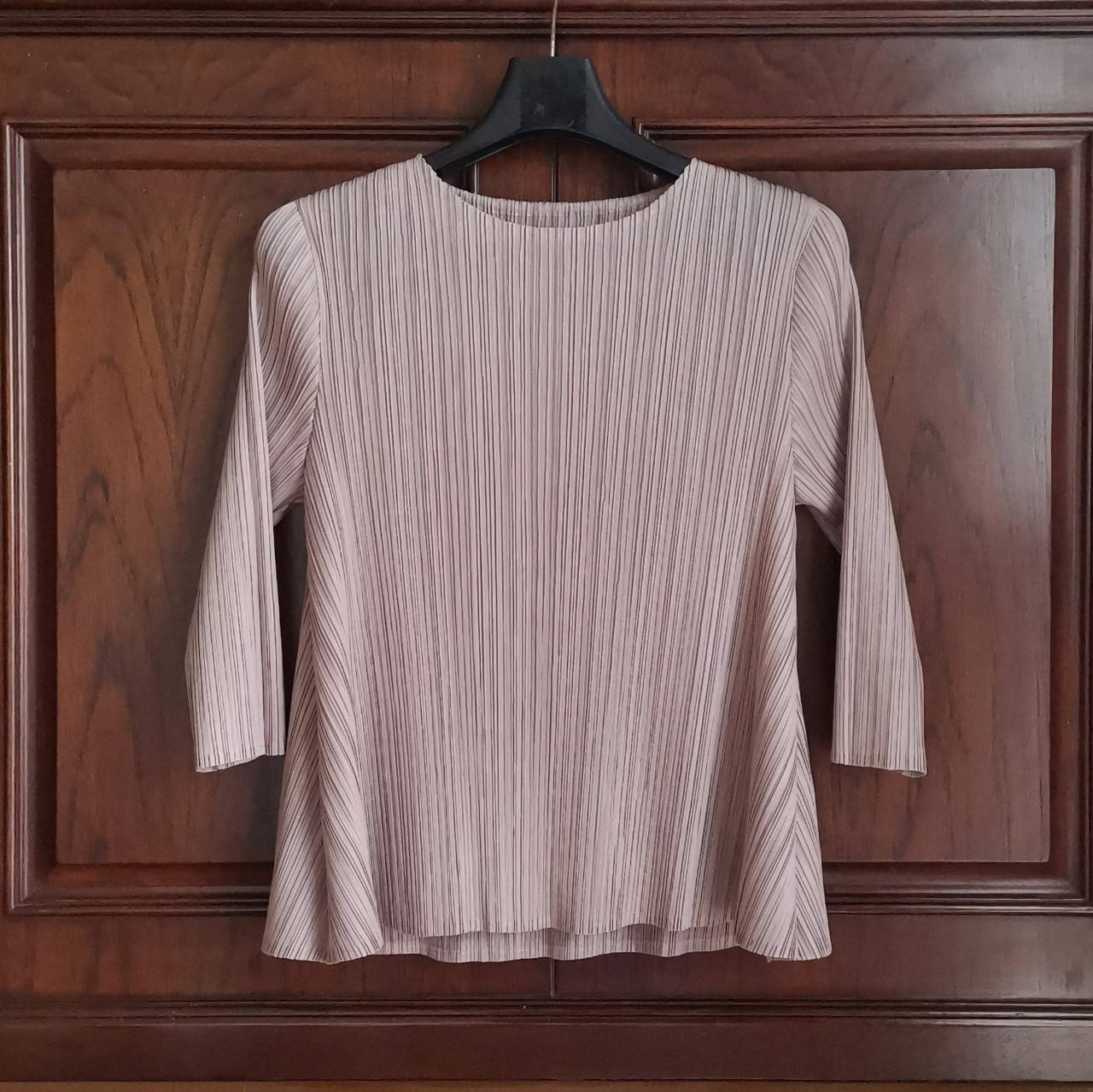 2MUAY รุ่น GJO7097 เสื้ออัดพลีทงานคุณภาพ FLARED PLEATED TOP สีดำ FREE SIZE