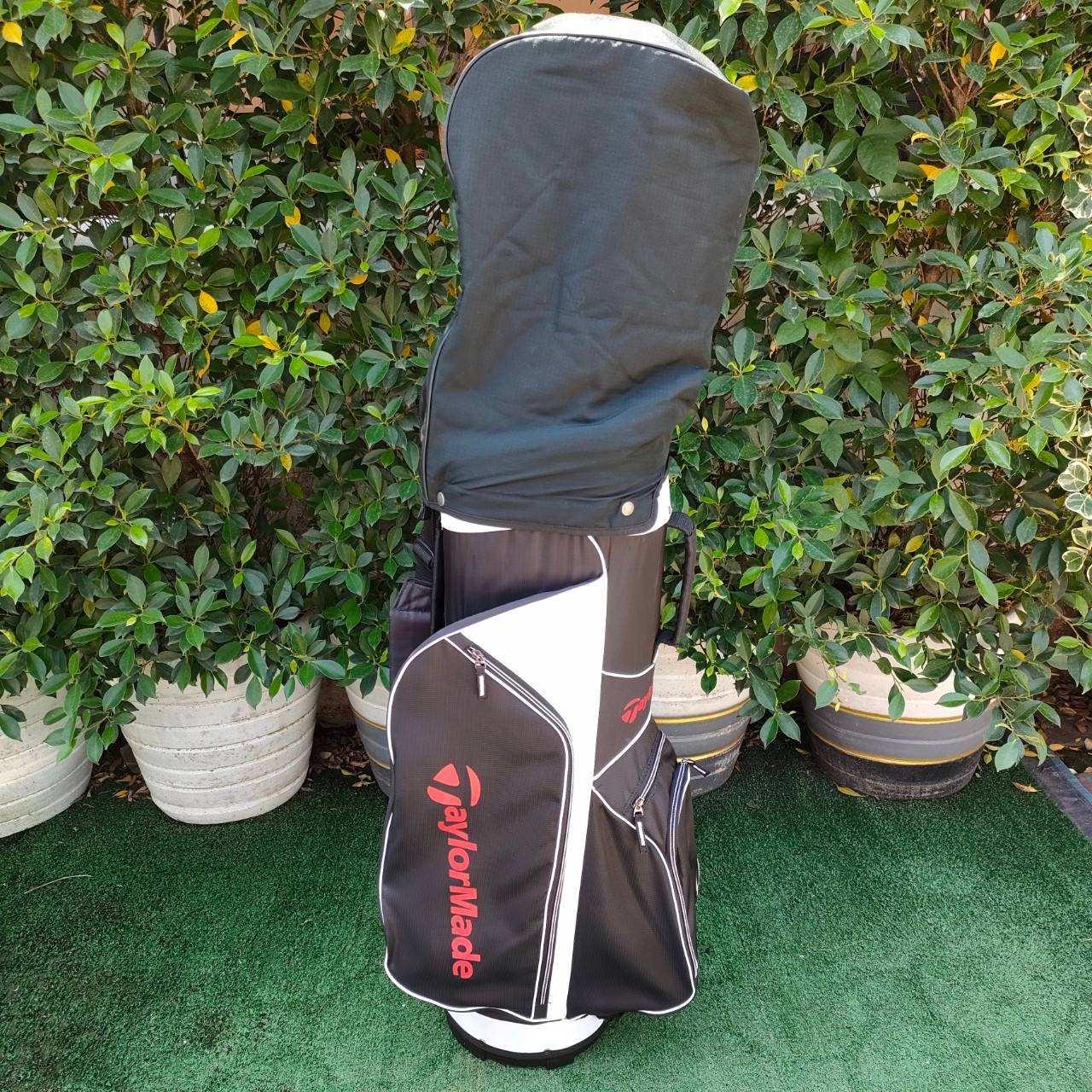 ถุงกอล์ฟ TAYLORMADE มือสอง ของแท้ แบบ14ช่อง สภาพสวยเลยครับ
