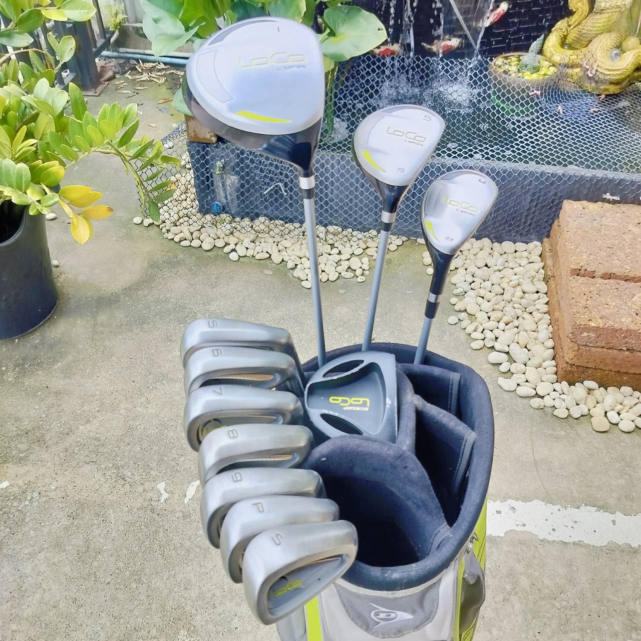 ไม้กอล์ฟครบชุดสำหรับผู้หญิง DUNLOP LOCO L SERIES ชุดคุณภาพมาตรฐาน ราคาสุดคุ้ม . ทั้งชุดประกอบด้วย Driver องศา13 กระดองเคฟล่า และแบนราบลงมา CG ต่ำ ตีง่าย และตีไกลอย่างมาก ไม้กอล์ฟพรีเมี่ยมญี่ปุ่นมือสอง ของแท้ By NakaraLuxurious