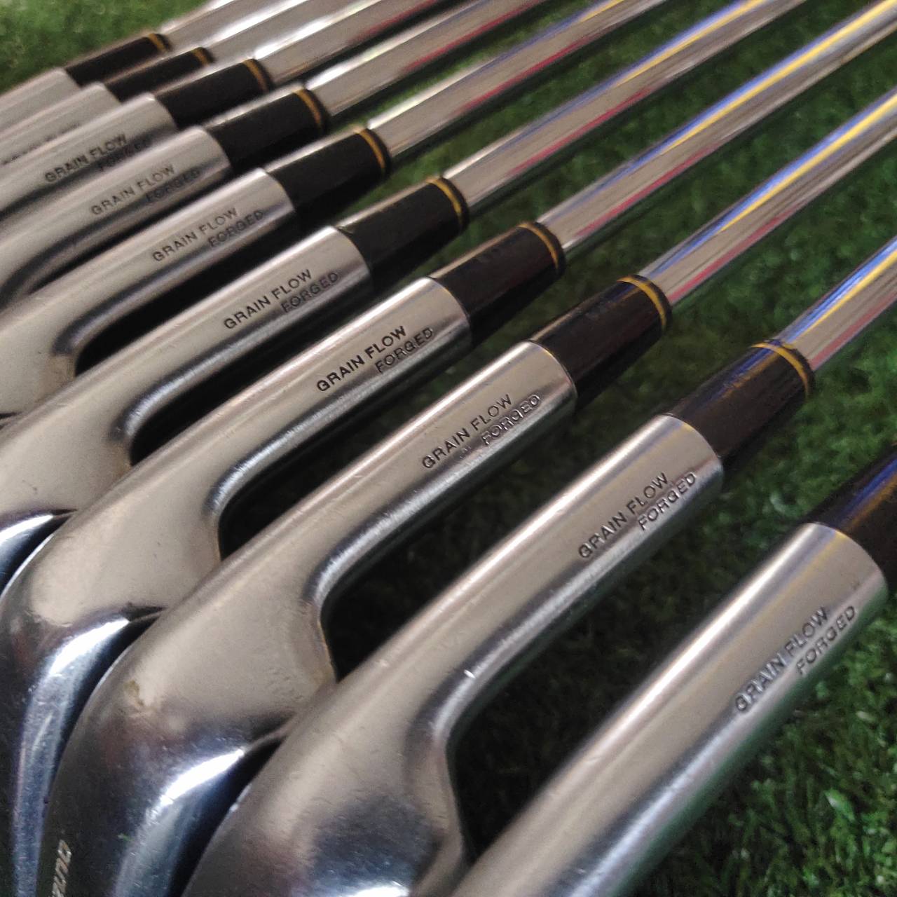 ชุดเหล็ก MIZUNO T-ZOID PRO II GRAIN FLOW FORGED แน่น หนึบ ควบคุมระยะและทิศทางได้ยอดเยี่ยม