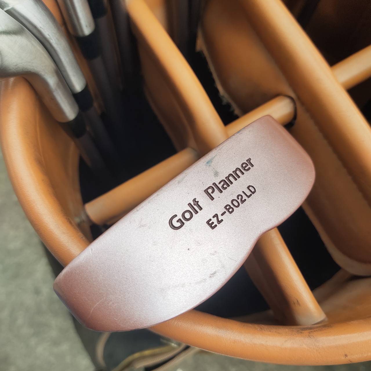 ไม้กอล์ฟผู้หญิงครบชุด Golf Planner *เป๊กถุงกอล์ฟหลุกสองจุด* ถุงกอล์ฟหนังแท้สุดคลาสสิคอย่างดี