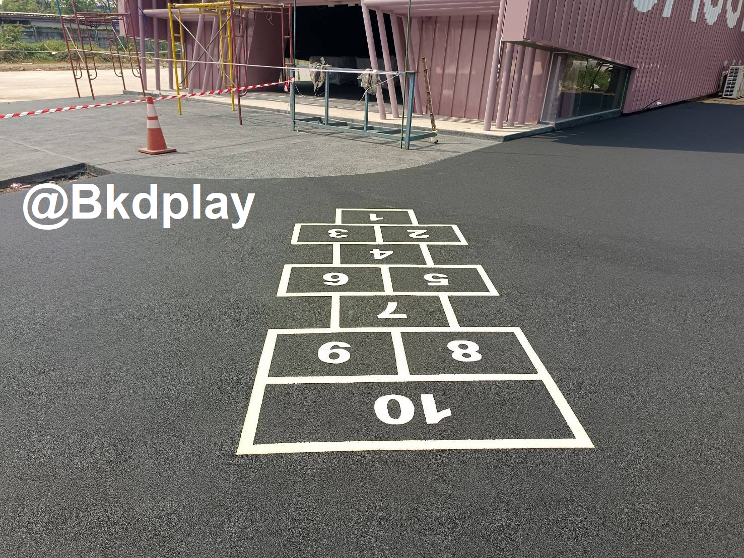 พื้นยาง epdm แบบเม็ดยางเทลวดลาย ทำความหนา10-35มม. ได้ พื้นยางสังเคราะห์ กันกระแทก สนามเด็กเล่นทั้งในร่ม และกลางแจ้ง,สนามกีฬา พร้อมส่ง ราคาโรงงาน