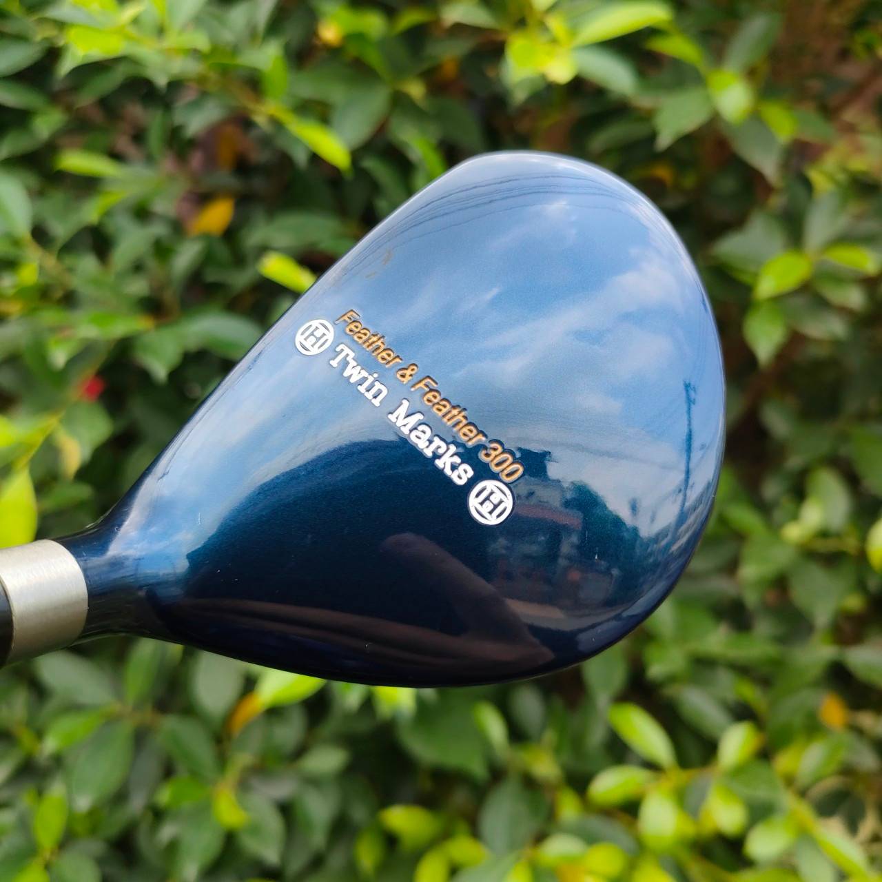 FW9 HONMA TWIN MARKS องศา 27 ก้าน DORIC TITANIUM SHAFT FLEX R สภาพสวยมาก เป็นตัว TOP ของ HONMA ใช้ตีแทนเหล็กยาว สำหรัยคนไม่ชอบ เหล็กยาว หรือ HYBRID ตัวนี้จะตีง่ายกว่ามาก ก้านพรีเมี่ยม เป็นวัสดุไทเทเนี่ยมทั้งชิ้น มี COVER แท้เดิมๆด้วยครับ