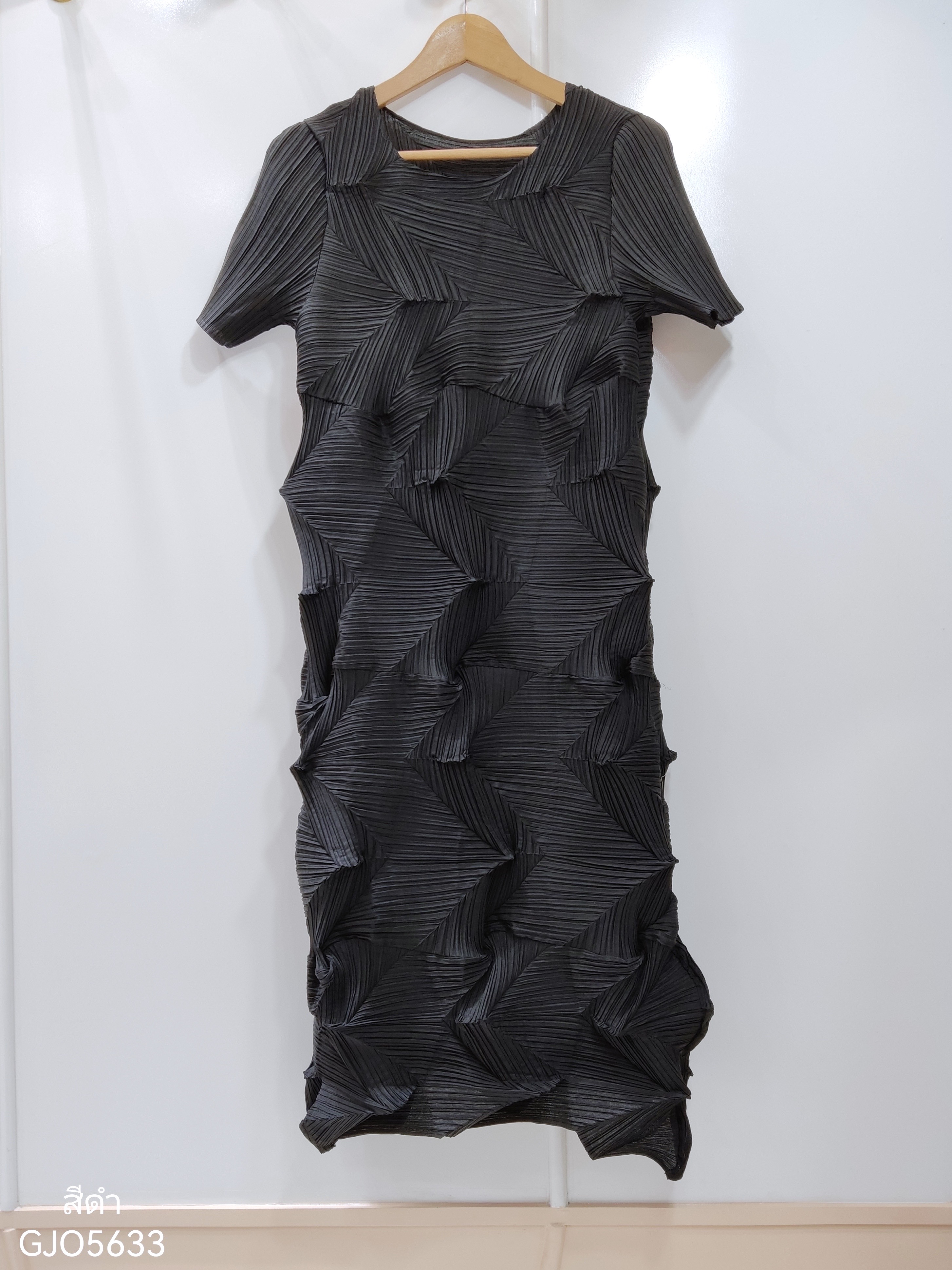 อกถึง 40นิ้ว 2MUAY GJO5633 เดรสพลีทคุณภาพ SHORT SLEEVE ZIGZAG PLEAT DRESS 4สี FREE SIZE