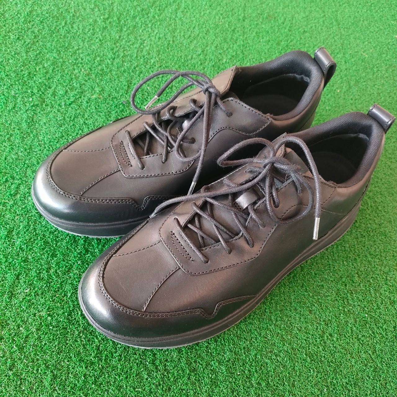 รองเท้ากอล์ฟ FITFLOP ของใหม่ !!! ขนาดไชส์ US10 UK 09 EUR 43 มาพร้อมกล่อง FITFLOP มือหนึ่ง ของแท้ BY NakaraLuxurious