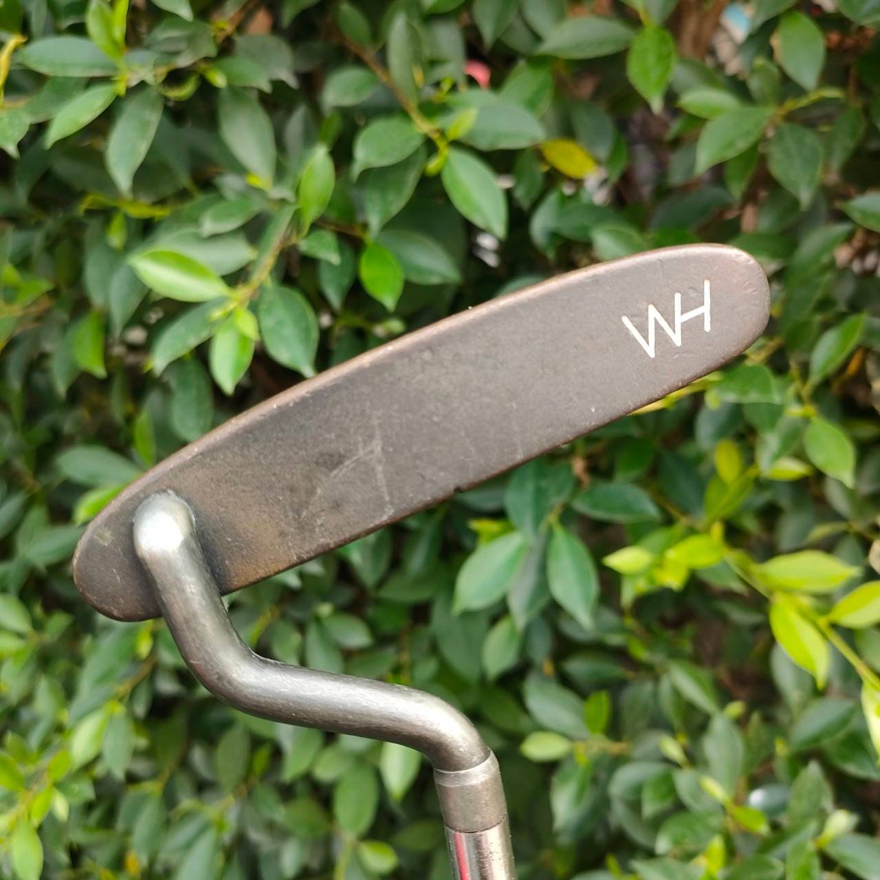 PUTTER MATSUMOTO MP-01 ความยาว 34 นิ้ว ก้าน HIROYUKI สุดยอดปรามาจารย์พัตเตอร์ จากญี่ปุ่น ที่ตามหากันเยอะมากๆ หายาก นานๆเข้ามาที ราคาของใหม่ ติดไว้ 28,800 เยน ตอนนี้มือสอง ในญี่ปุ่นแพงกว่ามือหนึ่งไปไกลแล้วครับ