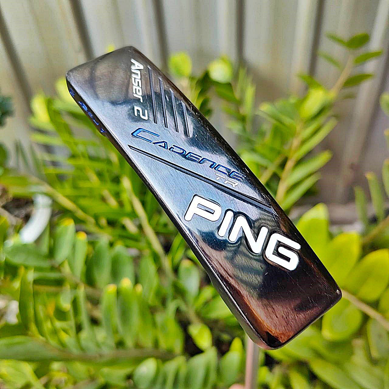 PUTTER PING ANSER 2 CADENCE TR ความยาว 34 นิ้ว ทำจากวัสดุ Aluminum Insert สีน้ำเงินด้านหน้าสีฟ้า เหมาะสำหรับนักกอล์ฟที่มีจังหวะการพัตต์ที่ปานกลางถึงเร็ว ไม้กอล์ฟพรีเมี่ยมมือสอง ของแท้ By NakaraLuxurious