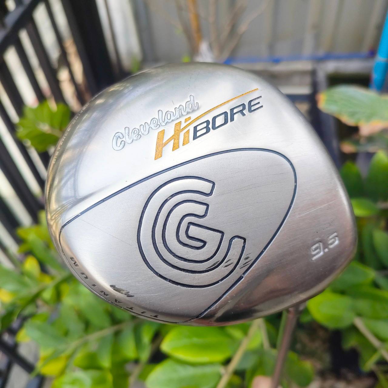 ** มีรอยบุบ 1 จุด ** DRIVER CLEVELAND HI BORE องศา 9.5 ก้าน SUPER FERRITE CARBON FLEX S-2 กระดองปาดลง ตำให้จุด CG ลงต่ำเป็นอย่างมาก ตีลูกลอยง่าย เด้งไกล ไม้กอล์ฟพรีเมี่ยมของแท้ By NakaraLuxurious