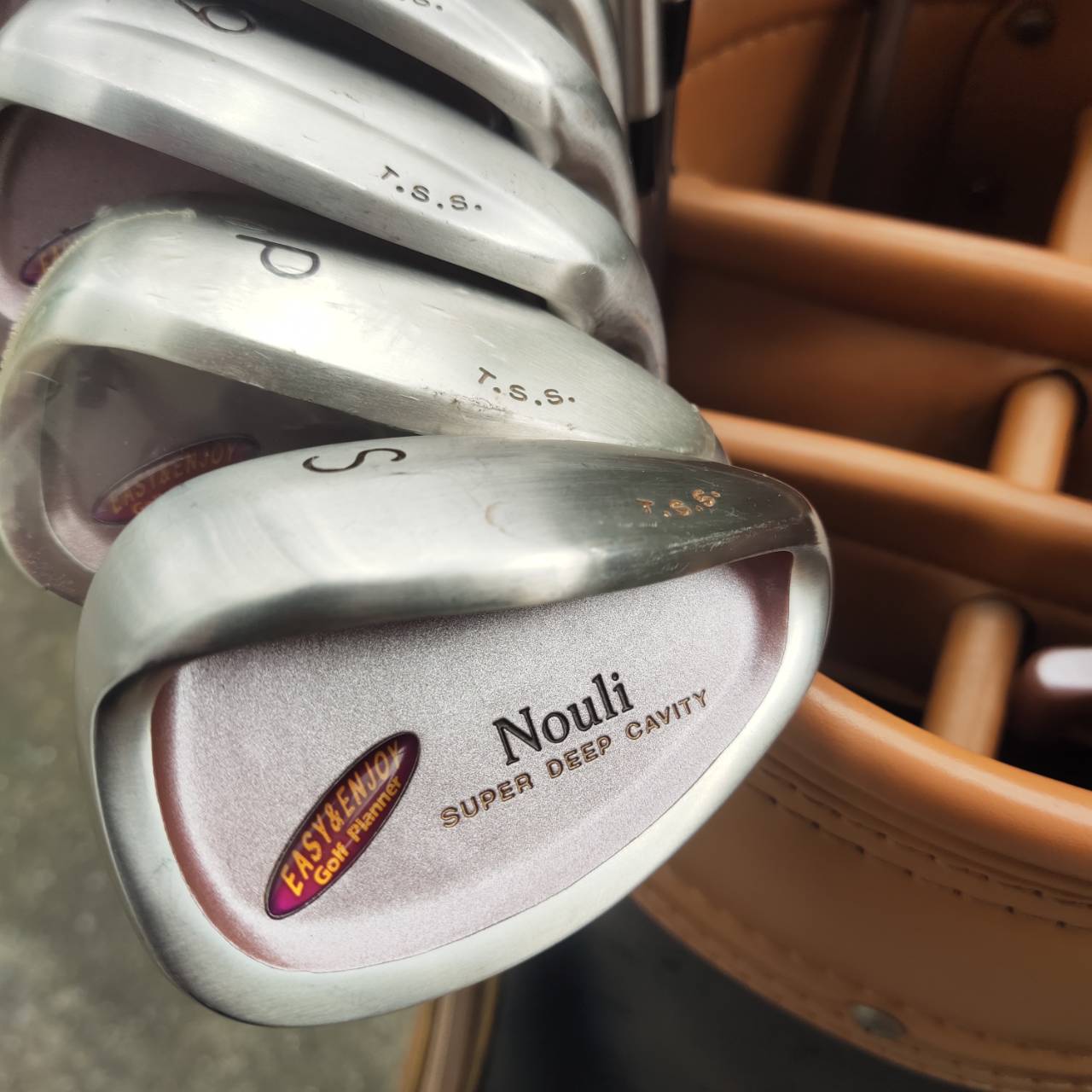 ไม้กอล์ฟผู้หญิงครบชุด Golf Planner *เป๊กถุงกอล์ฟหลุกสองจุด* ถุงกอล์ฟหนังแท้สุดคลาสสิคอย่างดี