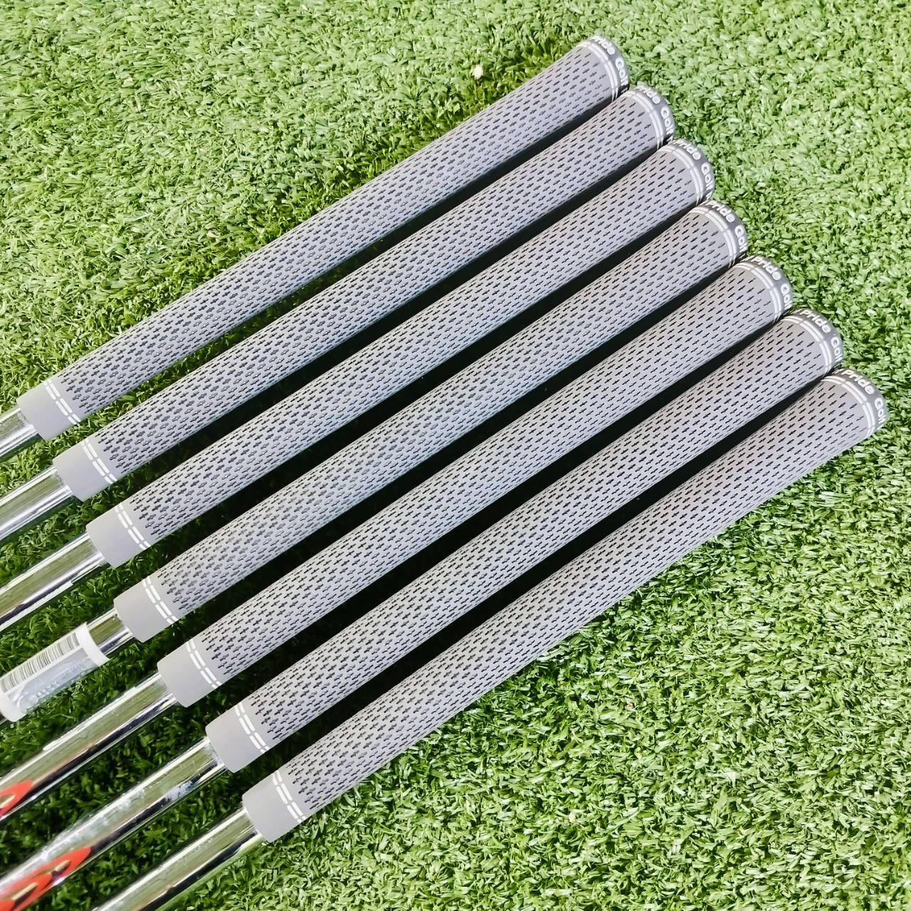 ชุดเหล็ก Taylormade P790 FORGED ชุดเหล็กที่ดีที่สุดของ Taylormade!!! ชุดนี้ได้เหล็ก ถึง 7 ชิ้น รูปลักษณ์ใบที่สวยงามแบบจัดๆ เทคโนโลยีที่อัดแน่นอยู่ภายใน ประสิทธิภาพครบทุกด้าน ทั้งการสร้างระยะทาง และการชดเชยความผิดพลาด ทั้งหมดนี้มีอยู่ P790 ไม้กอล์ฟพรีเมี่ย