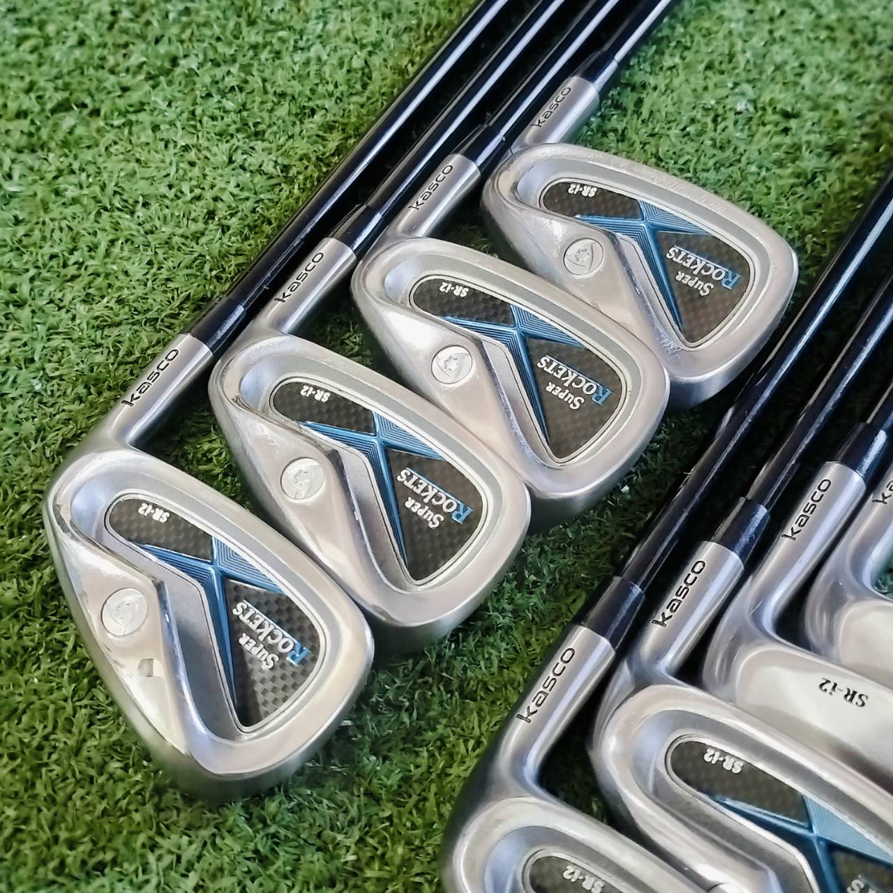 ชุดเหล็ก KASCO SUPER ROCKETS SR-i2 มีเหล็ก 5 6 7 8 9 P เเละมี WEDGE ใบเบลด มาให้แล้วอีกสองตัวคือ A52 และ S56 ค่ะ ไม้กอล์ฟพรีเมี่ยมมือสอง ของแท้ By NakaraLuxurious
