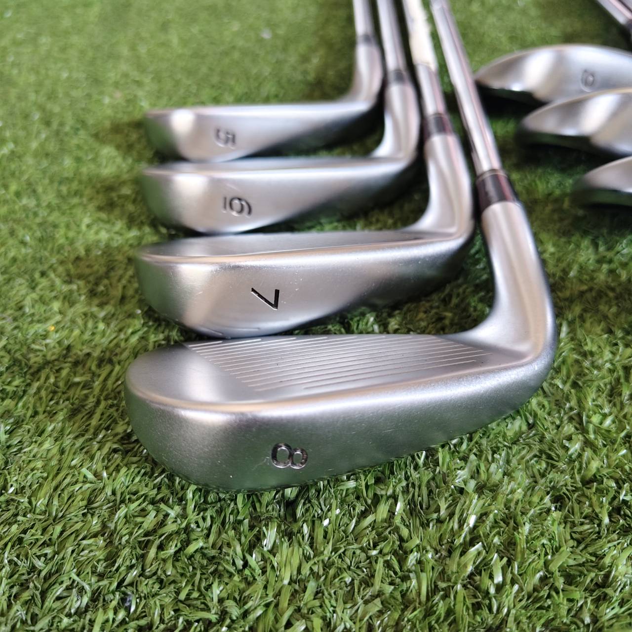 ชุดเหล็ก Taylormade R9 ใช้เทคโนโลยี Inverted Cone Technology ซึ่งช่วยขยายพื้นที่ Sweet Spot