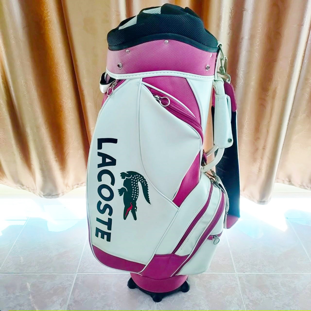 ถุงกอล์ฟ LACOSTE สุดยอดรสนิยม แบรนด์เนมแท้ มือสอง สวยมาก มีสไตล์ ของใหม่ 2 หมื่นกลางๆ