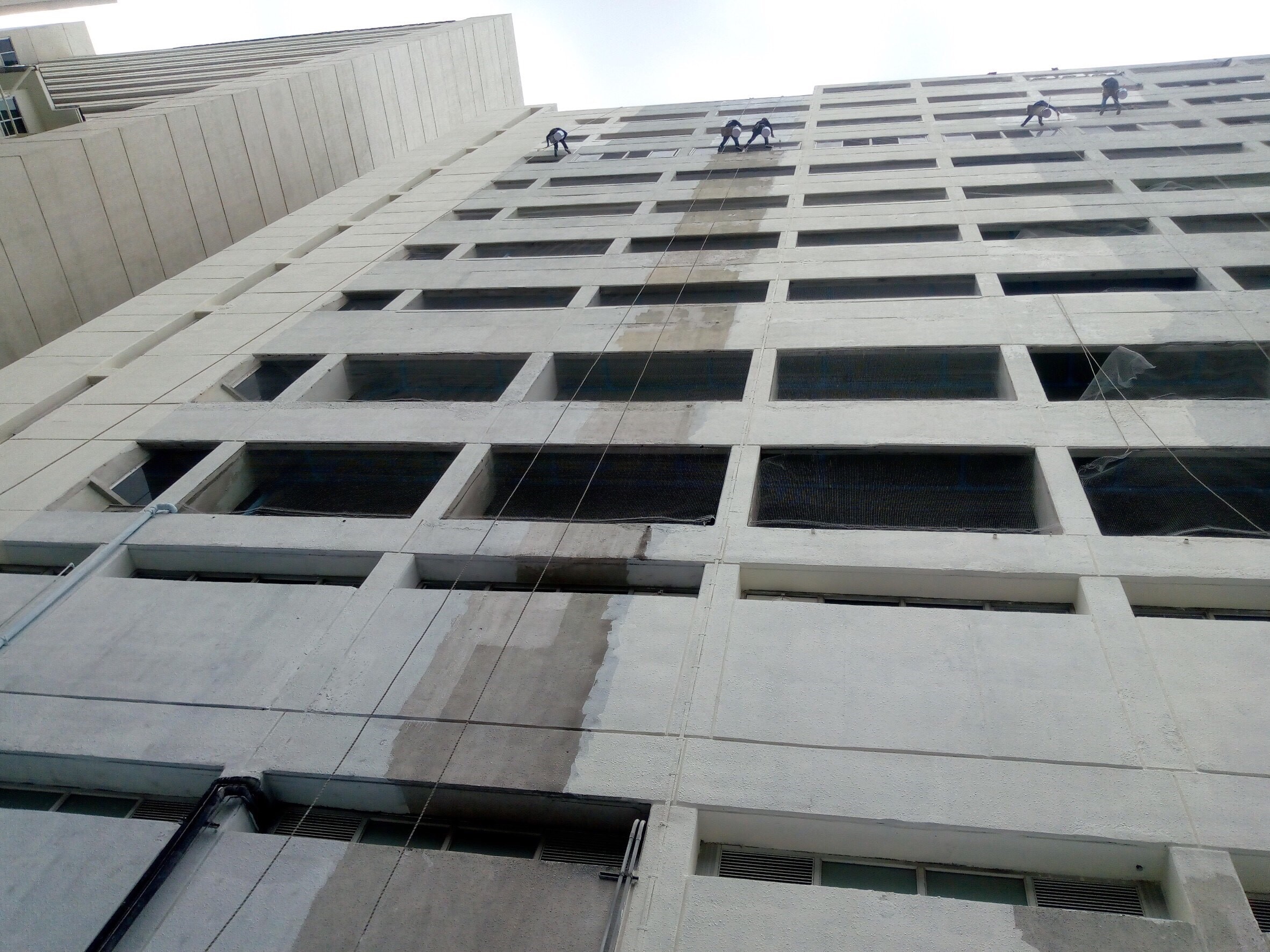 1.งานปรับปรุงระเบียงเปลี่ยนท่อและทาสีตึกอัษฎางค์ชั้น 1-13 รพ.ศิริราช