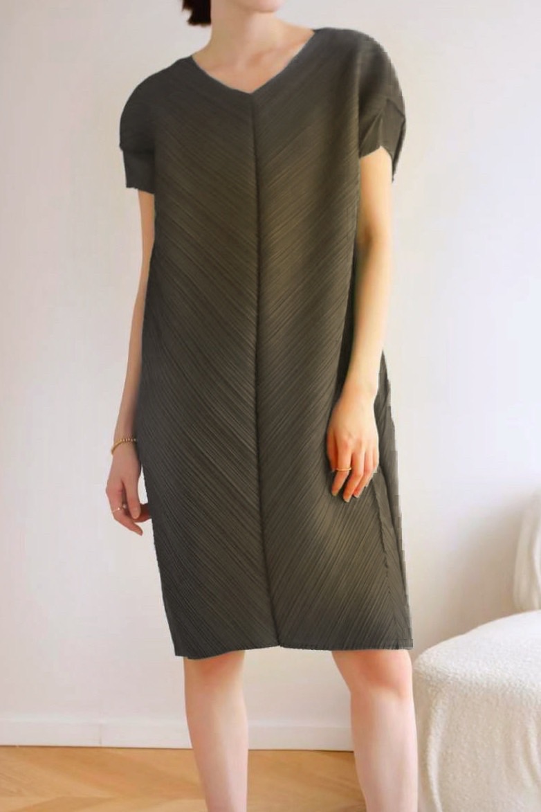 2MUAY รุ่น GJO8010 V NECK PLEAT DRESS เดรสผู้หญิง เดรสพลีทคุณภาพ 6สี FREE SIZE