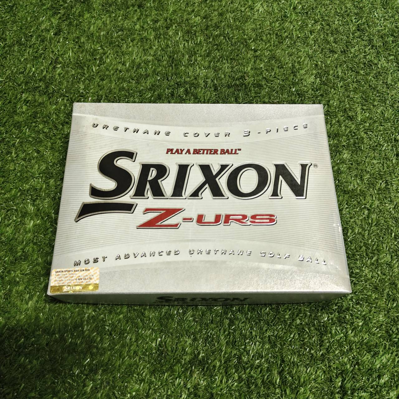 ลูกกอล์ฟ Srixon Z-URS เป็นลูกกอล์ฟระดับทัวร์ประสิทธิภาพสูงแบบ 3 ชิ้น (3-piece construction)