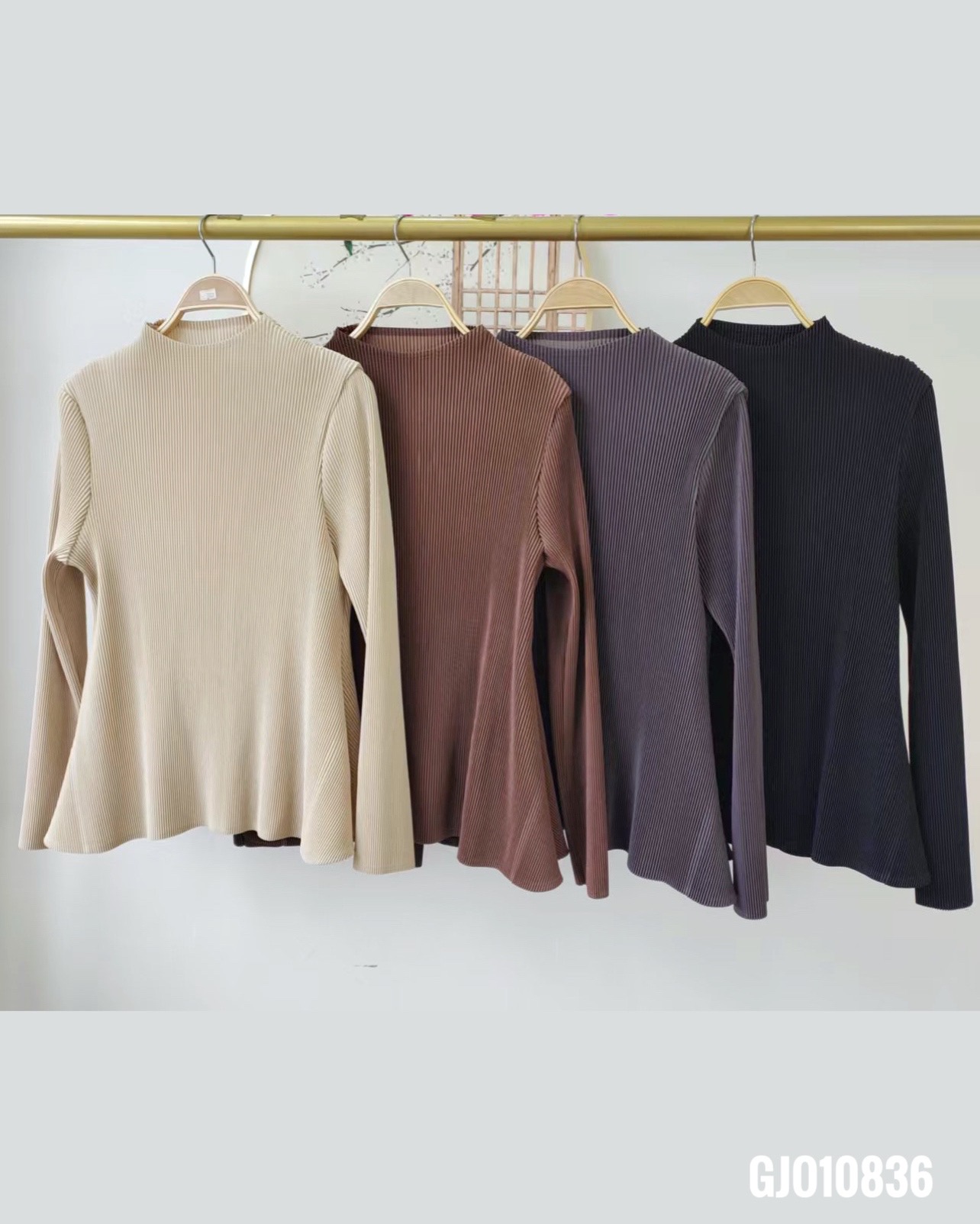 อกถึง 48นิ้ว 2MUAY รุ่น GJO10836 เสื้ออัดพลีท THICK HIGH NECK FLARE PLEATED TOP 4 สี FREE SIZE